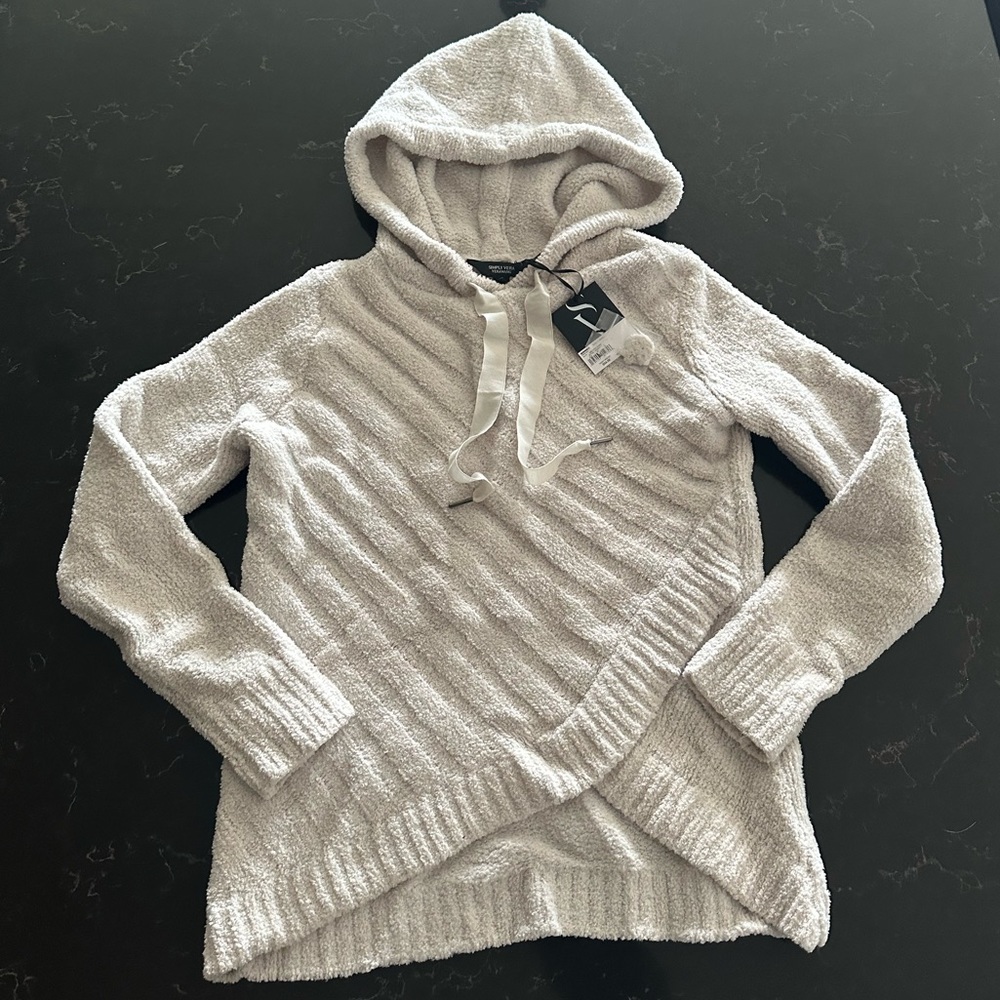 NWT Simply Vera Sweater